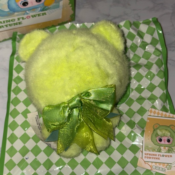 CurePlaneta Spring Flower Fortune CONFIRMED Froggy Pendant - Picture 3 of 6